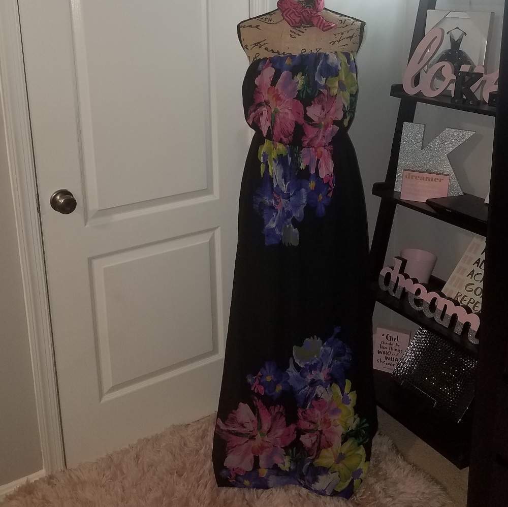 Strapless Flowered Maxi-Dress
